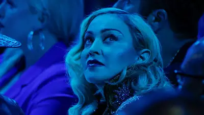Aplazan los conciertos de Madonna en Norteamérica mientras la cantante se recupera Aplazan los conciertos de Madonna en Norteamérica mientras la cantante se recupera