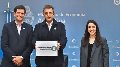 Massa firmó compromiso por la Campaña Nacional por la Alfabetización Massa firmó compromiso por la Campaña Nacional por la Alfabetización