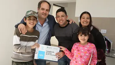 El Gobierno alcanzó las 120.000 viviendas entregadas desde el inicio de su gestión El Gobierno alcanzó las 120.000 viviendas entregadas desde el inicio de su gestión