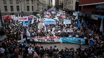 Un documental desnuda cómo fue el descalabro de los medios durante el macrismo Un documental desnuda cómo fue el descalabro de los medios durante el macrismo