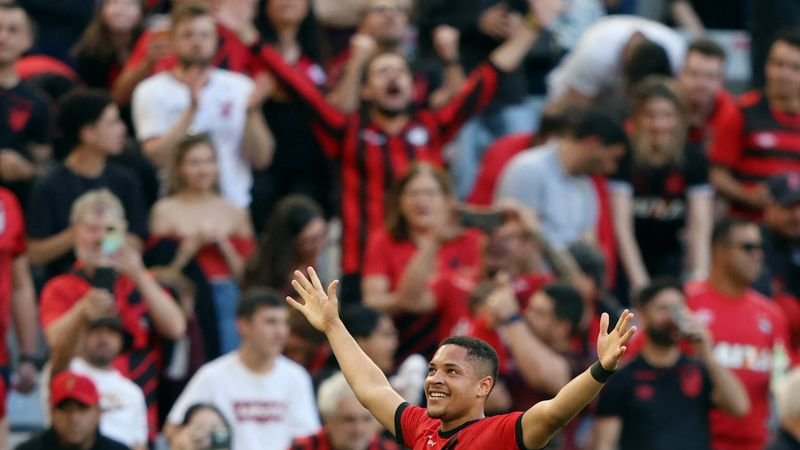 El Barcelona ficha al delantero brasileño Vitor Roque por siete años a partir de 2024