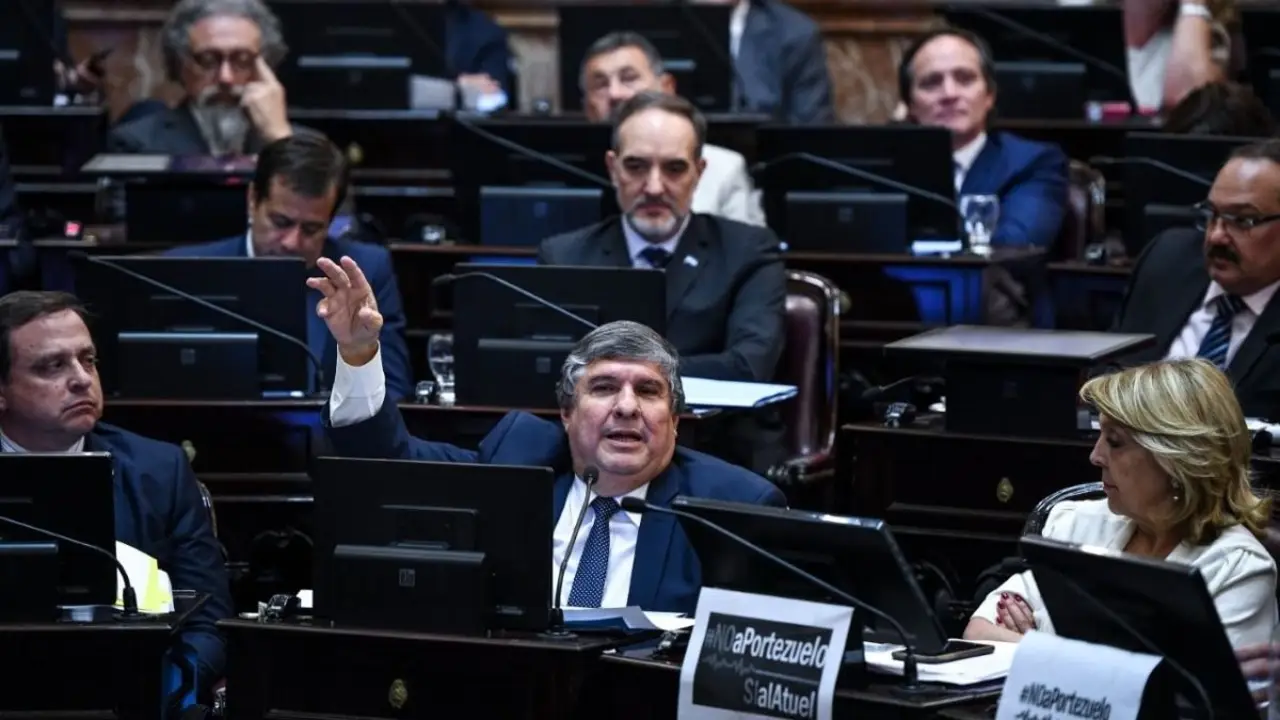 Senado: la oposición faltó a la sesión y activó cruces en el peronismo