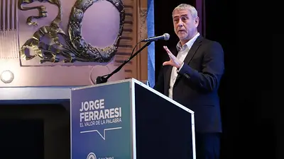 Ferraresi presentó un plan de construcción de 3.316 viviendas en Avellaneda Ferraresi presentó un plan de construcción de 3.316 viviendas en Avellaneda