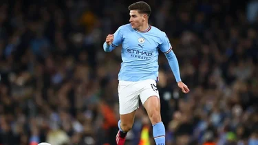 Cuánto vale la camiseta de Julián Álvarez en Manchester City: el precio oficial
