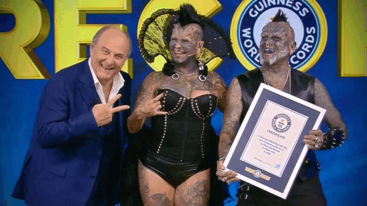 Hay argentinos en el Récord Guinness y uno es ella: la historia de Gabriela y Víctor, la pareja con más tatuajes en el mundo 