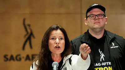 Los actores y Hollywood se enfrentan por los dobles digitales de la IA Los actores y Hollywood se enfrentan por los dobles digitales de la IA