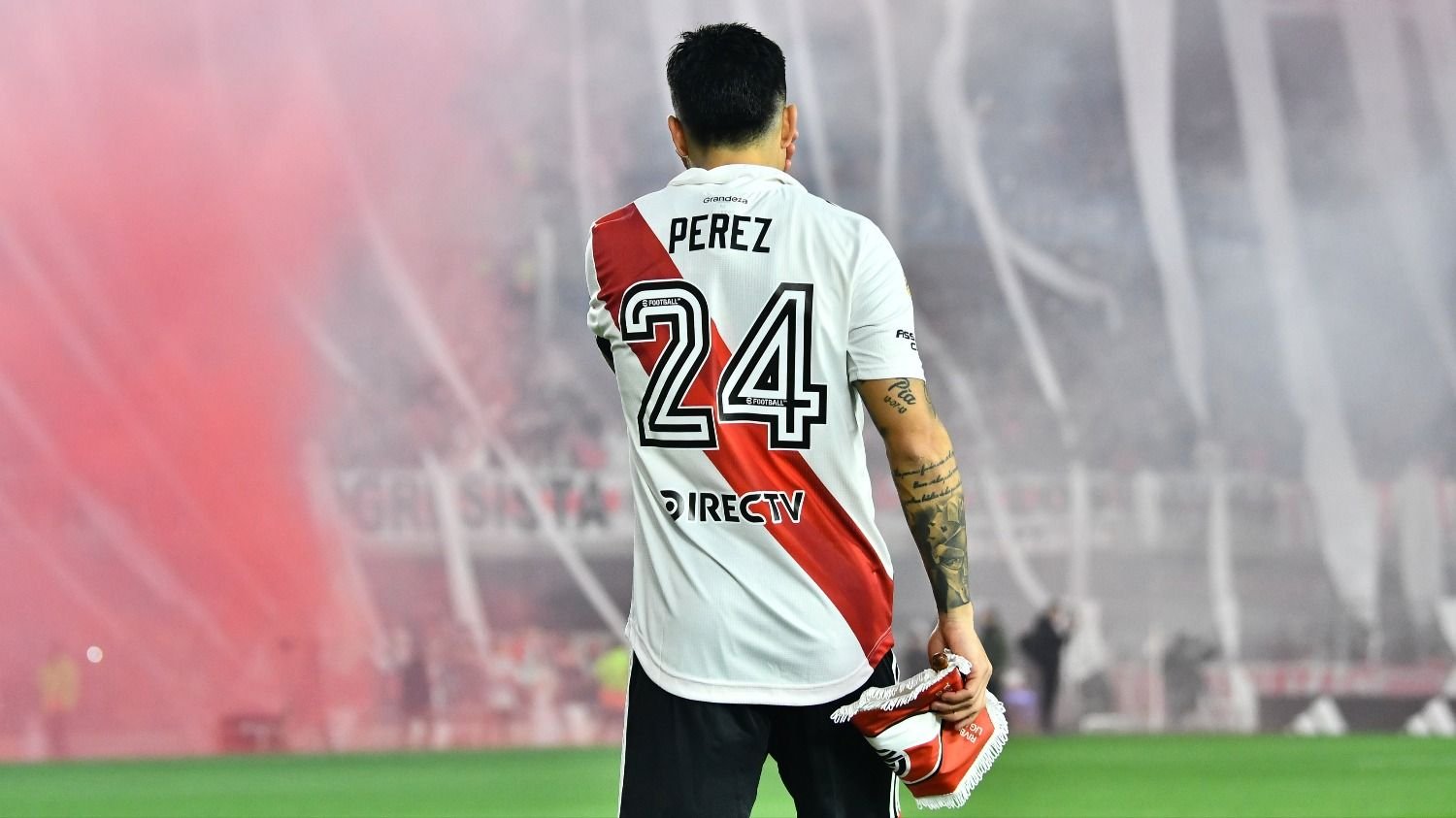 La impactante ovación de los hinchas de River para Enzo Pérez: "No se va" |  El Destape