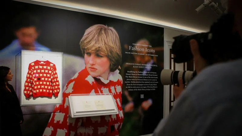 Se subasta el jersey de la "oveja negra" de la princesa Diana