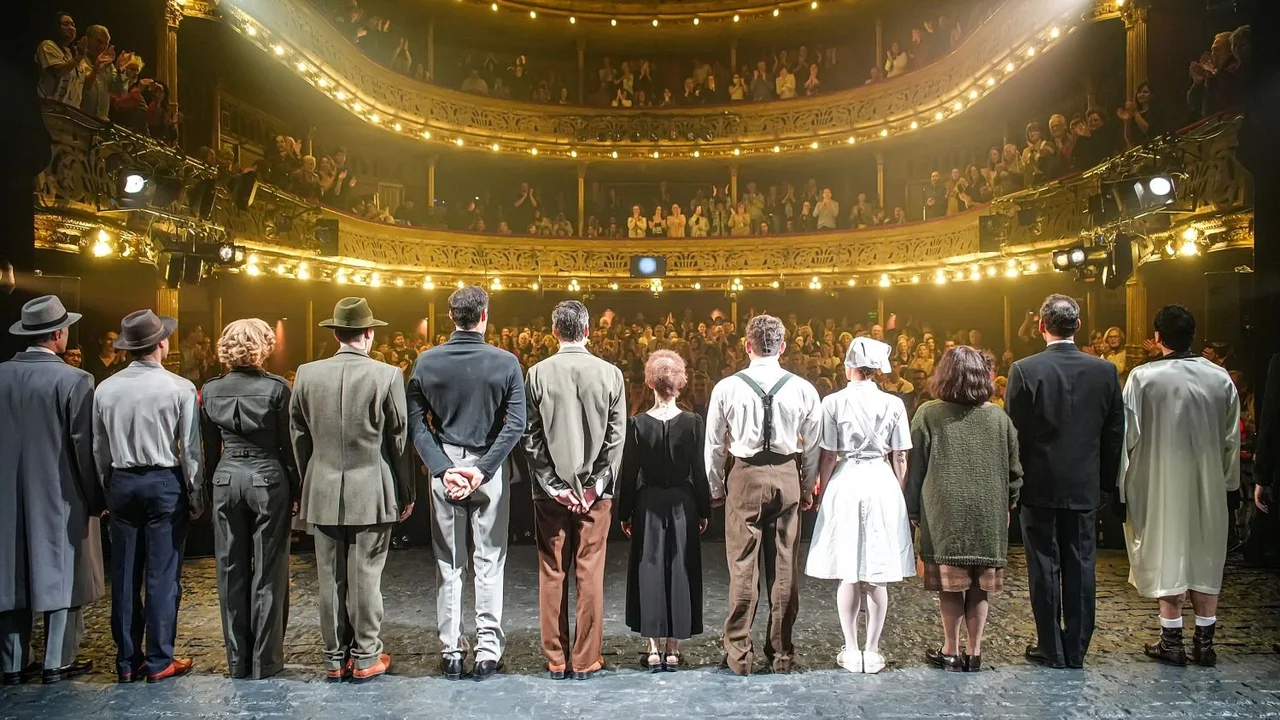 Adrián Suar y Elena Roger con la obra de teatro PIAF en el Teatro Liceo
