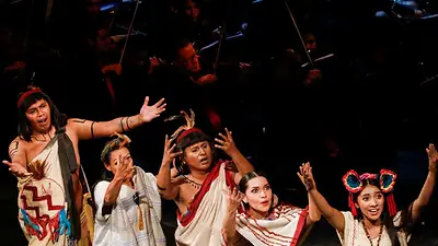 En México, la historia de un rey emblemático deslumbra en una ópera azteca En México, la historia de un rey emblemático deslumbra en una ópera azteca