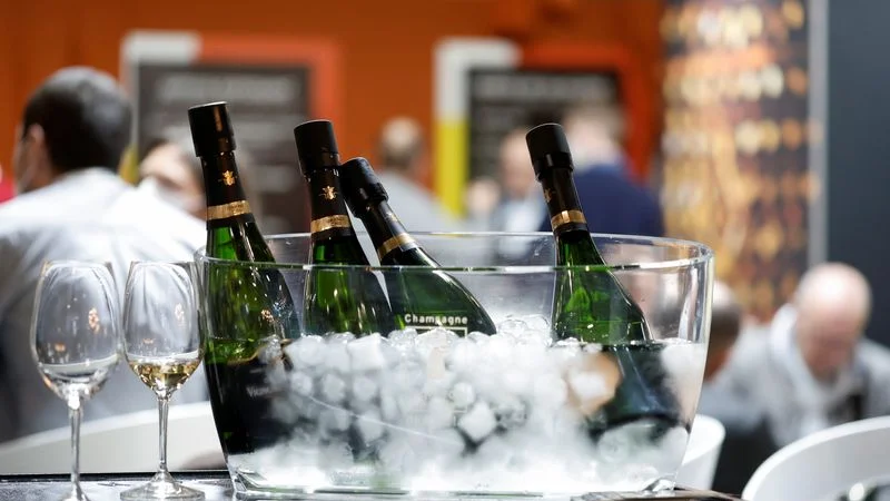 Se termina la fiesta: ventas de champaña caerán después de dos años récord