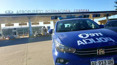 La PSA detuvo a un pasajero por una falsa amenaza de bomba en Córdoba La PSA detuvo a un pasajero por una falsa amenaza de bomba en Córdoba