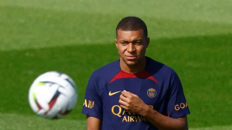 El PSG excluye a Mbappé de la convocatoria para la gira asiática