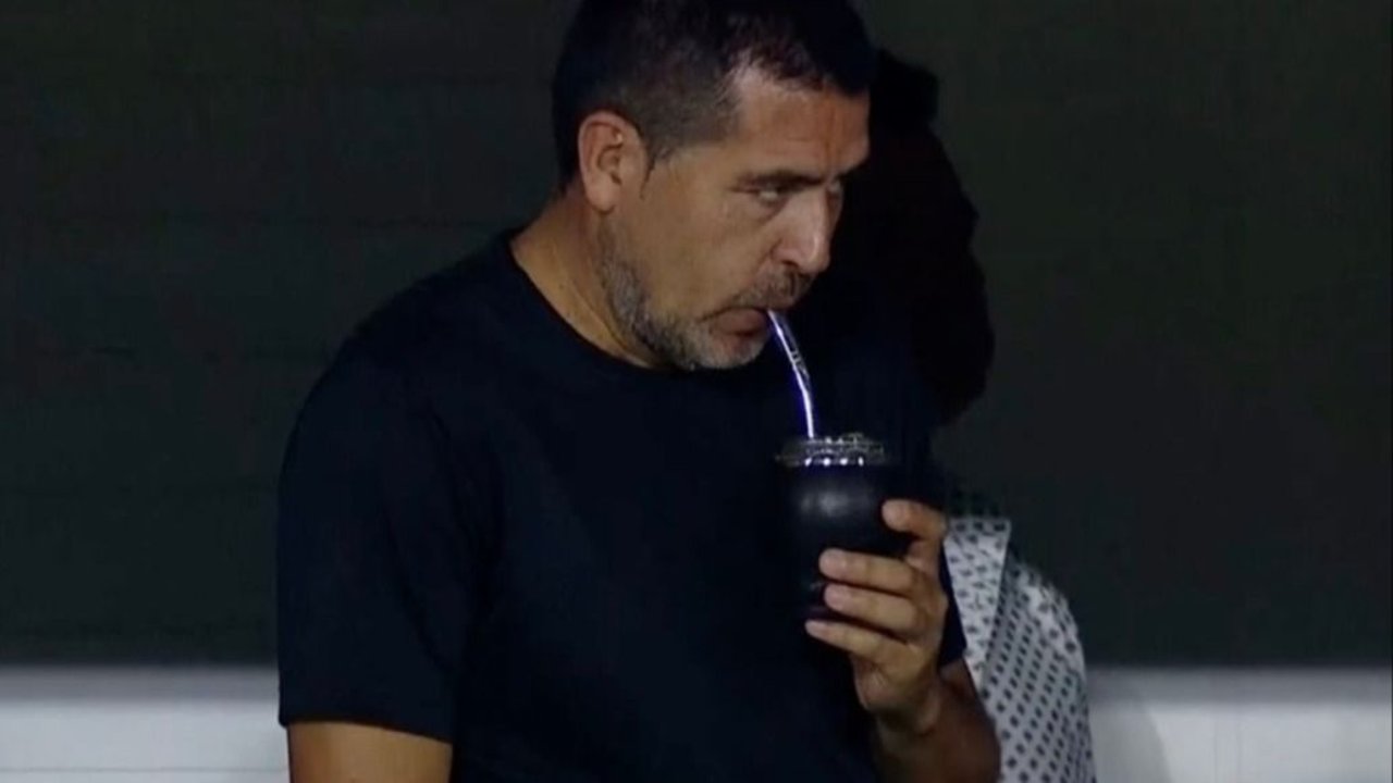 Cavani les dio a Riquelme y Boca la noticia más esperada del mercado