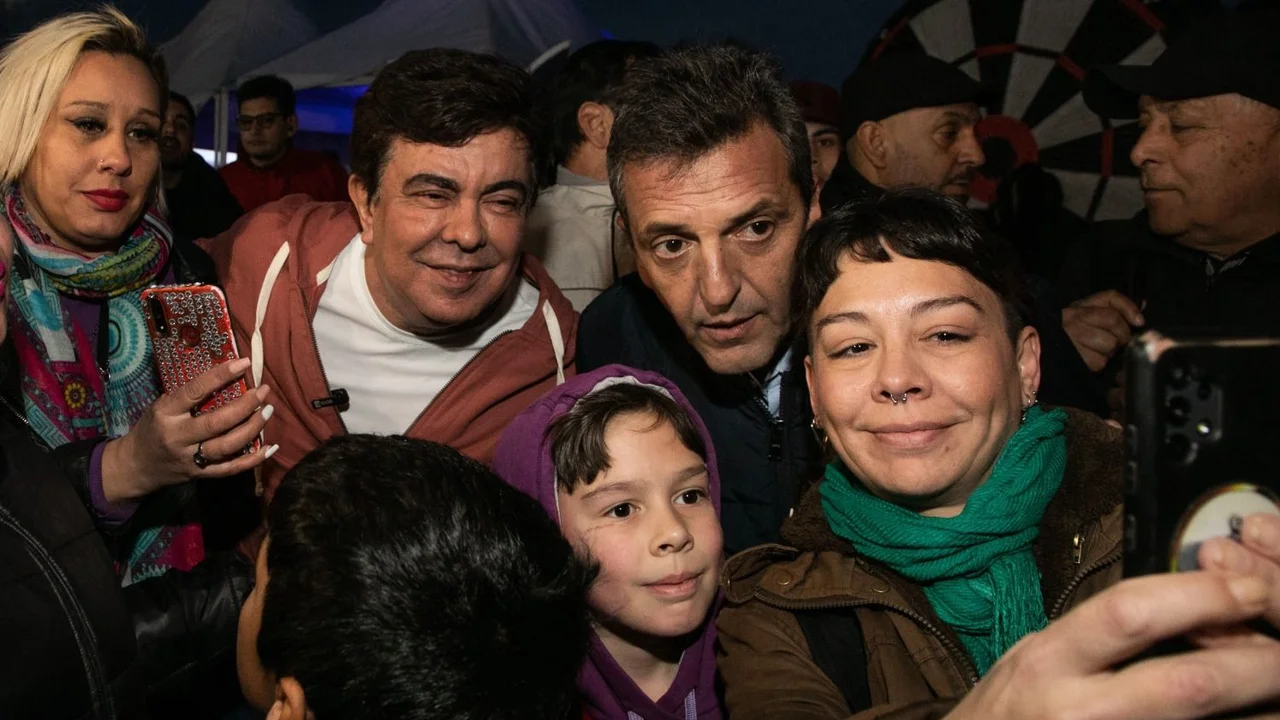 Juntos en la Universidad de La Matanza, Fernando Espinoza y Sergio Massa, visitaron Experiencia MTZ