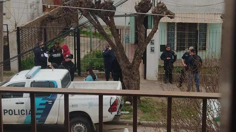 “Mi papá mató a mi mamá”: un hombre asesinó a su pareja delante de su hijo y se suicidó