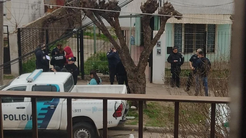 “Mi papá mató a mi mamá”: un hombre asesinó a su pareja delante de su hijo y se suicidó