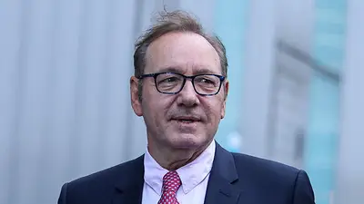 Actor Kevin Spacey es absuelto de los nueve cargos de delitos sexuales en juicio en Londres Actor Kevin Spacey es absuelto de los nueve cargos de delitos sexuales en juicio en Londres
