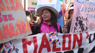 Continúa la marcha del Malón de la Paz contra la reforma en Jujuy y el martes llega al Congreso Continúa la marcha del Malón de la Paz contra la reforma en Jujuy y el martes llega al Congreso
