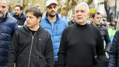 Elecciones 2023: Julio Alak salió a la caza del voto migrante en La Plata Elecciones 2023: Julio Alak salió a la caza del voto migrante en La Plata