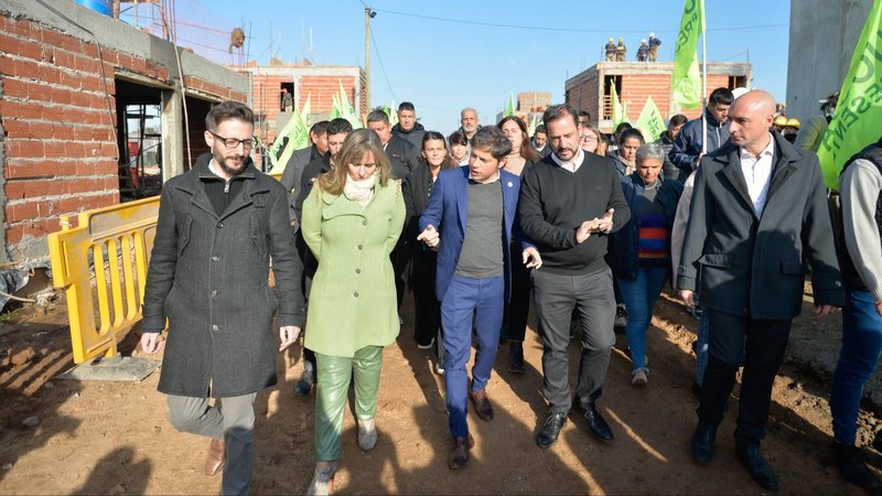 Kicillof recorre tres ciudades gobernadas por la oposición para inaugurar obras