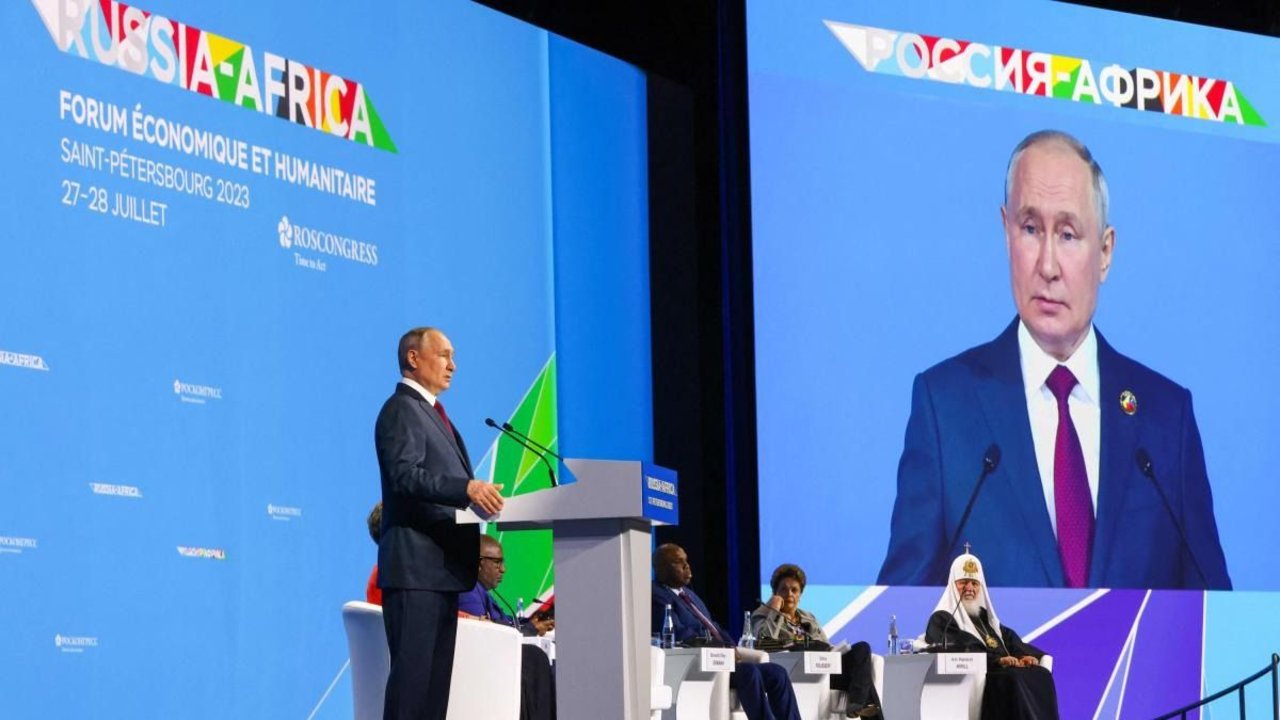 Putin afirmó que "estudia" el plan de paz para Ucrania de África