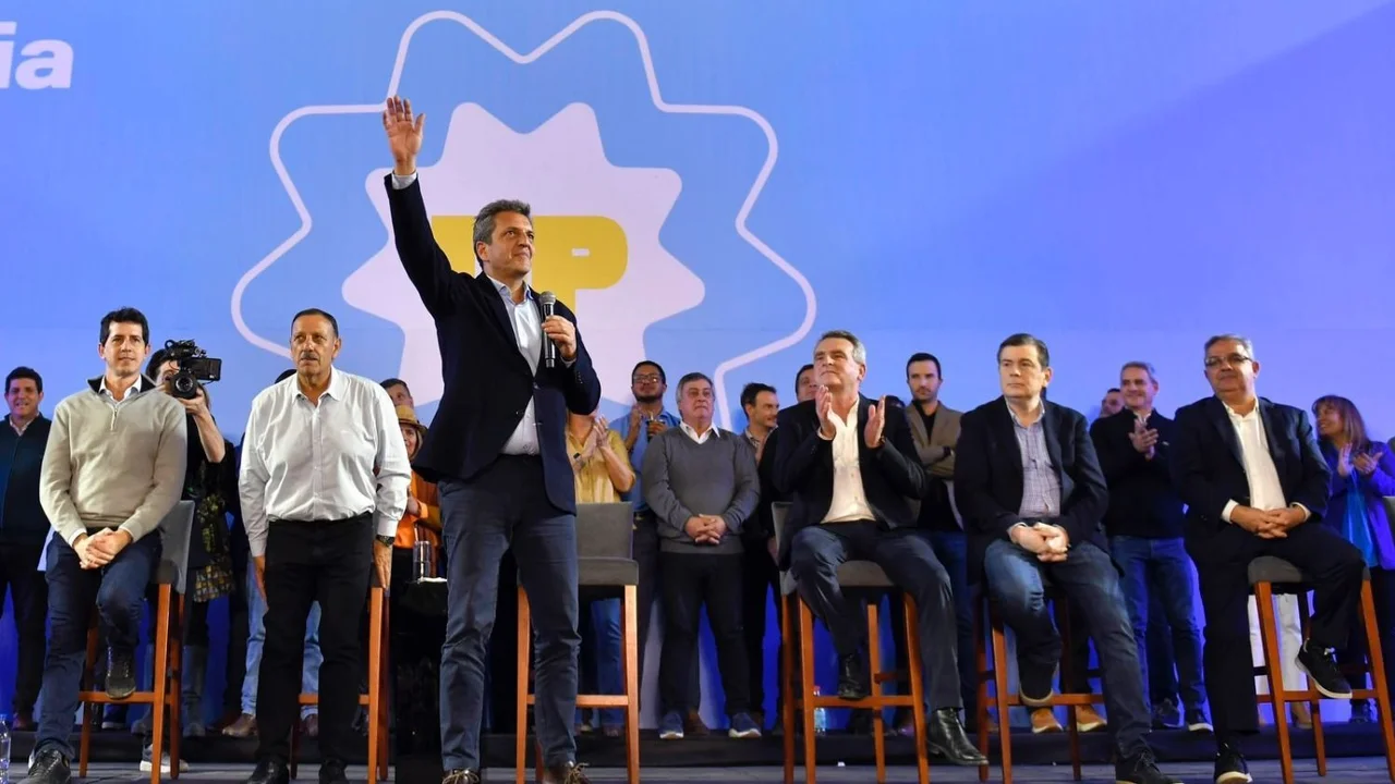 Las encuestas de Massa para las elecciones 2023, la estrategia para octubre y la relación con CFK: vuelve la campaña