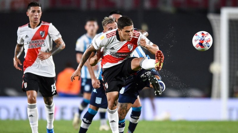 Juanfer Quintero, River, Racing, mercado de pases, deportes