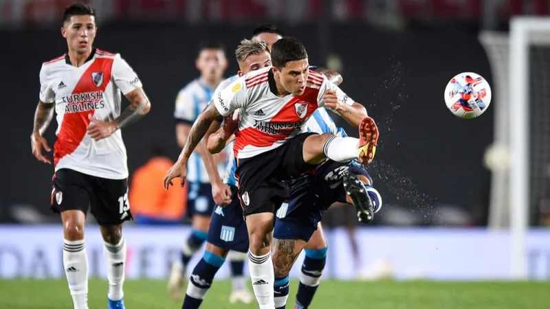 Juanfer Quintero, River, Racing, mercado de pases, deportes