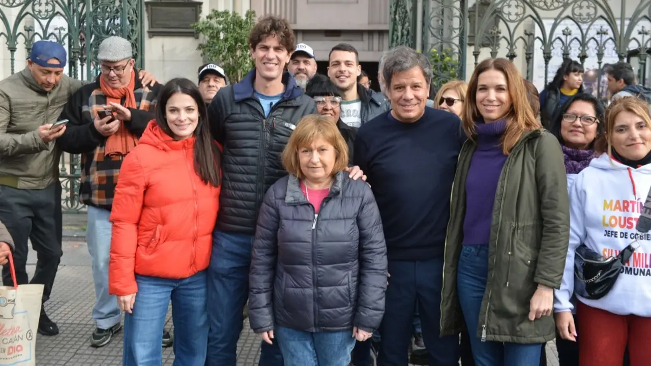 Un sector de la UCR busca armar un tercio político lejos de Macri y Milei