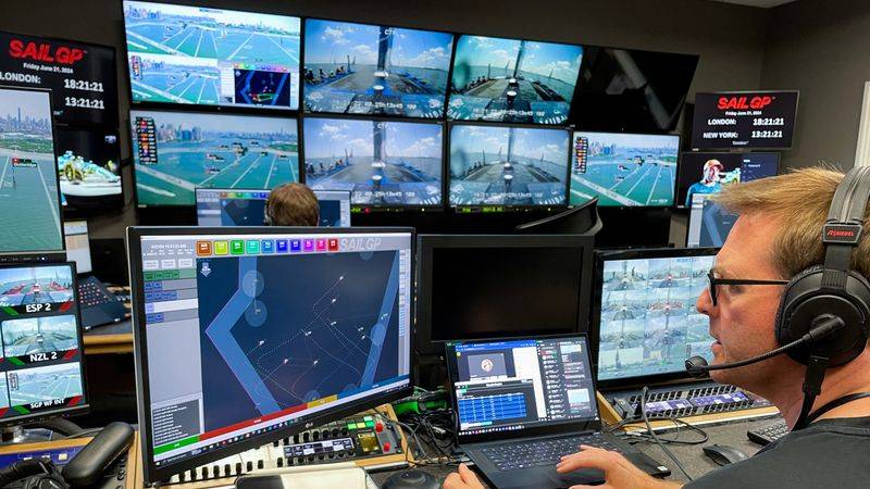 VAR en el agua: los árbitros en competencia de vela pitan desde lejos