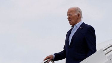 El equipo de Biden considera un encuentro con votantes y entrevistas para tranquilizar al público