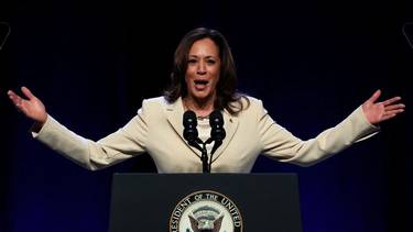 La vicepresidenta Harris es la primera opción para sustituir a Biden si se retira: fuentes