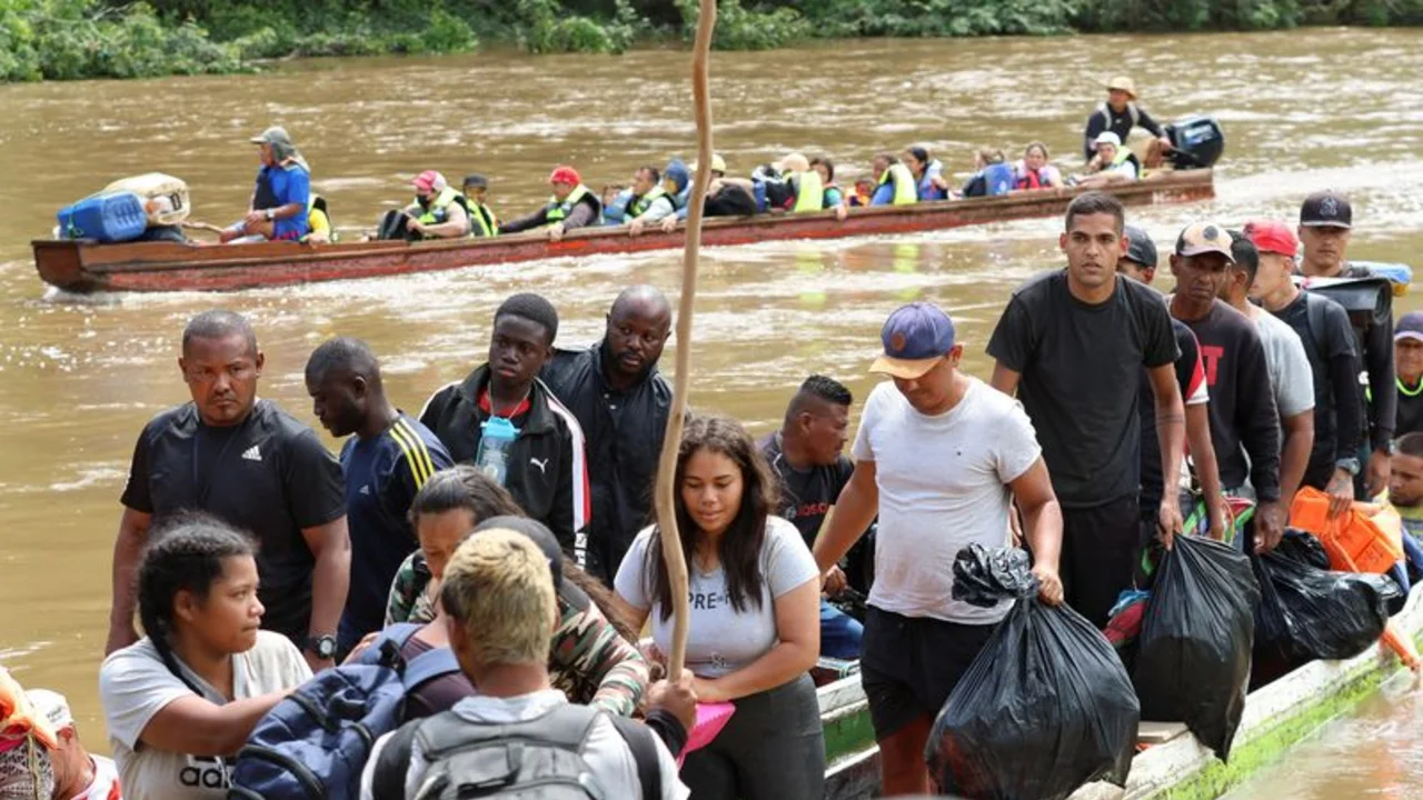 Improbable que deportaciones desde Panamá sean suficientes para frenar cruces por el Darién