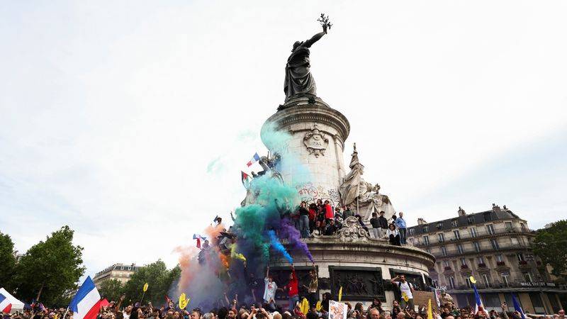La extrema derecha francesa no logrará la mayoría en la segunda vuelta: sondeo