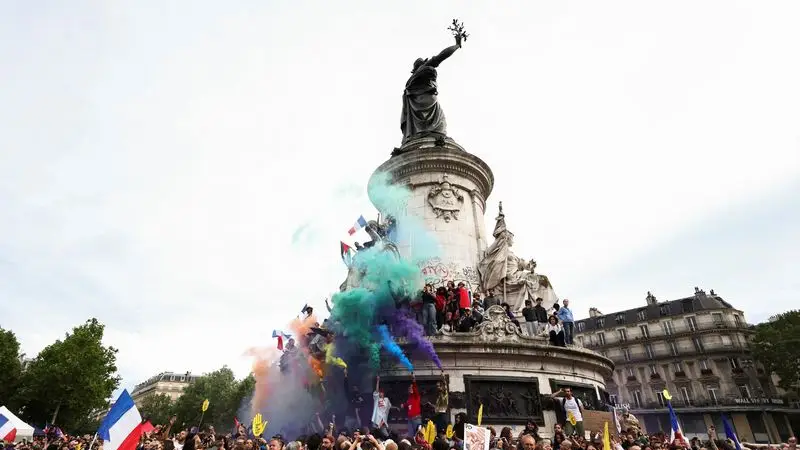 La extrema derecha francesa no logrará la mayoría en la segunda vuelta: sondeo