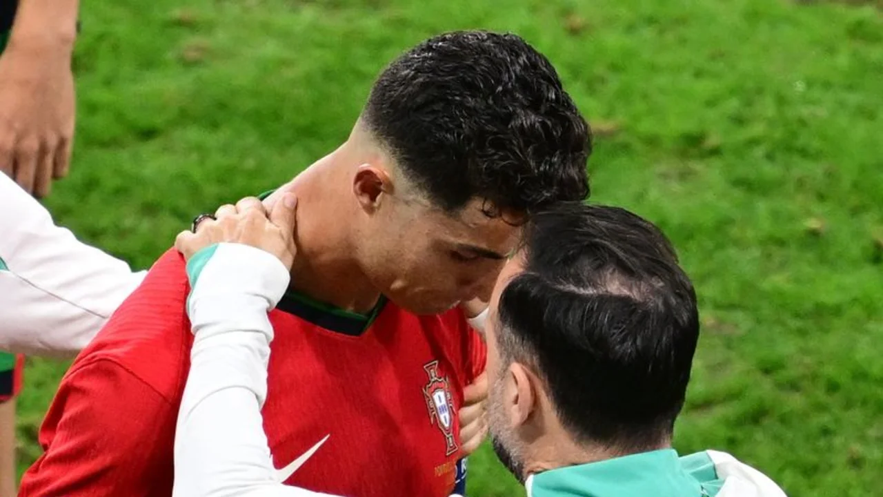 Los futbolistas también somos humanos, dice Bernardo Silva sobre las lágrimas de Ronaldo