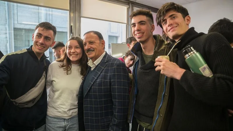 Quintela apuesta a las nuevas generaciones peronistas para cambiar el futuro del país: el detalle del encuentro en Buenos Aires