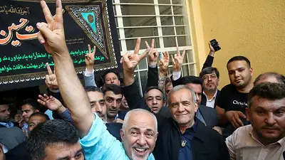 Los votantes iraníes eligen a un moderado como presidente en sustitución de Raisi Los votantes iraníes eligen a un moderado como presidente en sustitución de Raisi