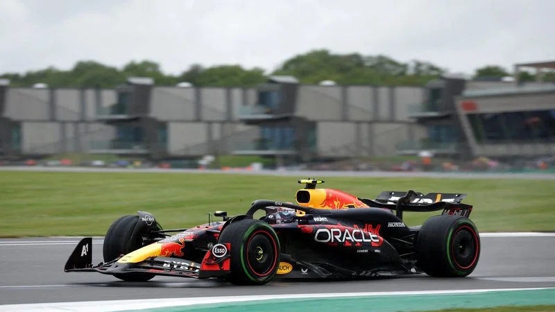 El mal momento de Pérez puede ayudar a McLaren en su lucha por el título, dice Brown