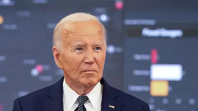 Mientras Biden se atrinchera, sus compañeros demócratas se enfrentan a un dilema Mientras Biden se atrinchera, sus compañeros demócratas se enfrentan a un dilema