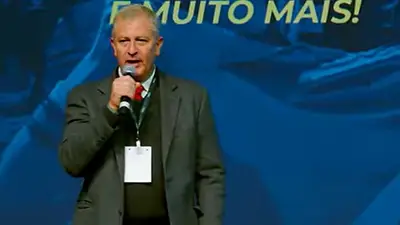 En la cumbre de la derecha a la que fue Milei, presentaron al candidato libertario de Bolivia En la cumbre de la derecha a la que fue Milei, presentaron al candidato libertario de Bolivia
