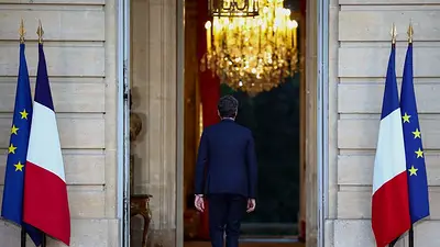 Francia gira hacia la izquierda, pero se cierne el riesgo de una parálisis política Francia gira hacia la izquierda, pero se cierne el riesgo de una parálisis política