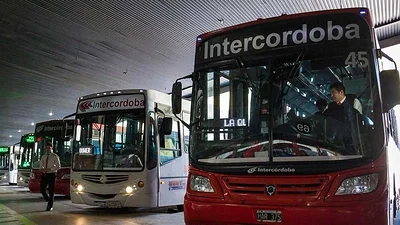 Cuarto día consecutivo de paro de transporte interurbano en Córdoba: "Política digna" Cuarto día consecutivo de paro de transporte interurbano en Córdoba: "Política digna"