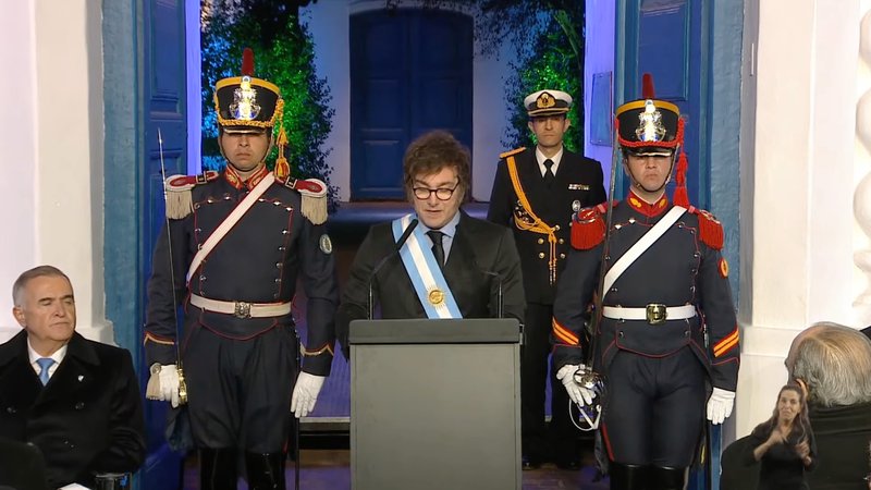 Milei propuso fundar "un Estado mínimo" con la propiedad privada como "principio básico"