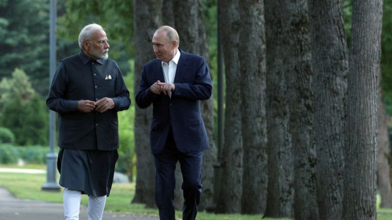 Modi visita Moscú y agradece a su "querido amigo" Putin