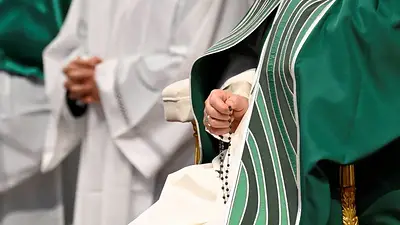 La Iglesia católica está dividida sobre las mujeres diáconos, según un documento del Vaticano La Iglesia católica está dividida sobre las mujeres diáconos, según un documento del Vaticano