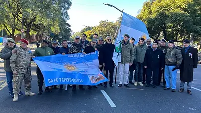 "Terror": ex combatientes denuncian desfile de torturadores en acto del 9 de julio "Terror": ex combatientes denuncian desfile de torturadores en acto del 9 de julio