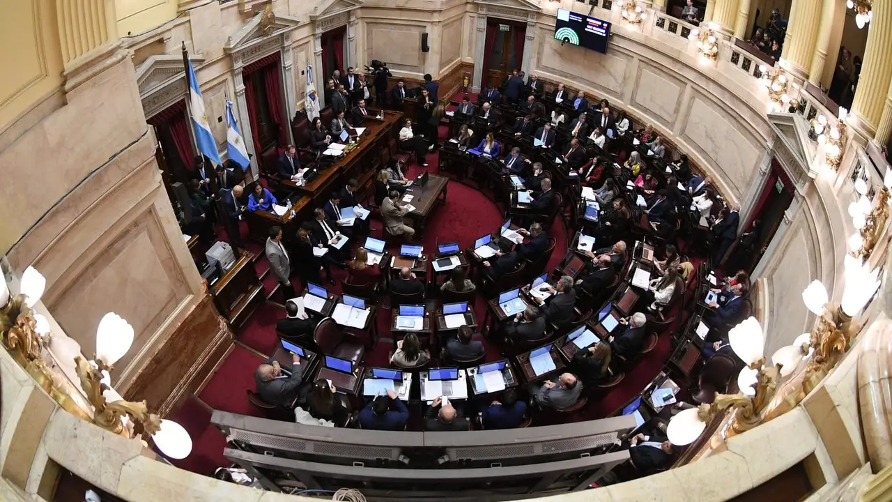 El Senado entra en receso, pero con la movilidad jubilatoria y la Corte en discusión