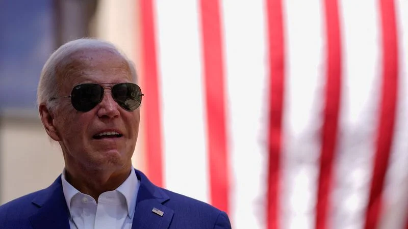 Biden se reúne con líderes sindicales mientras prosiguen pedidos de retirada desde filas demócratas